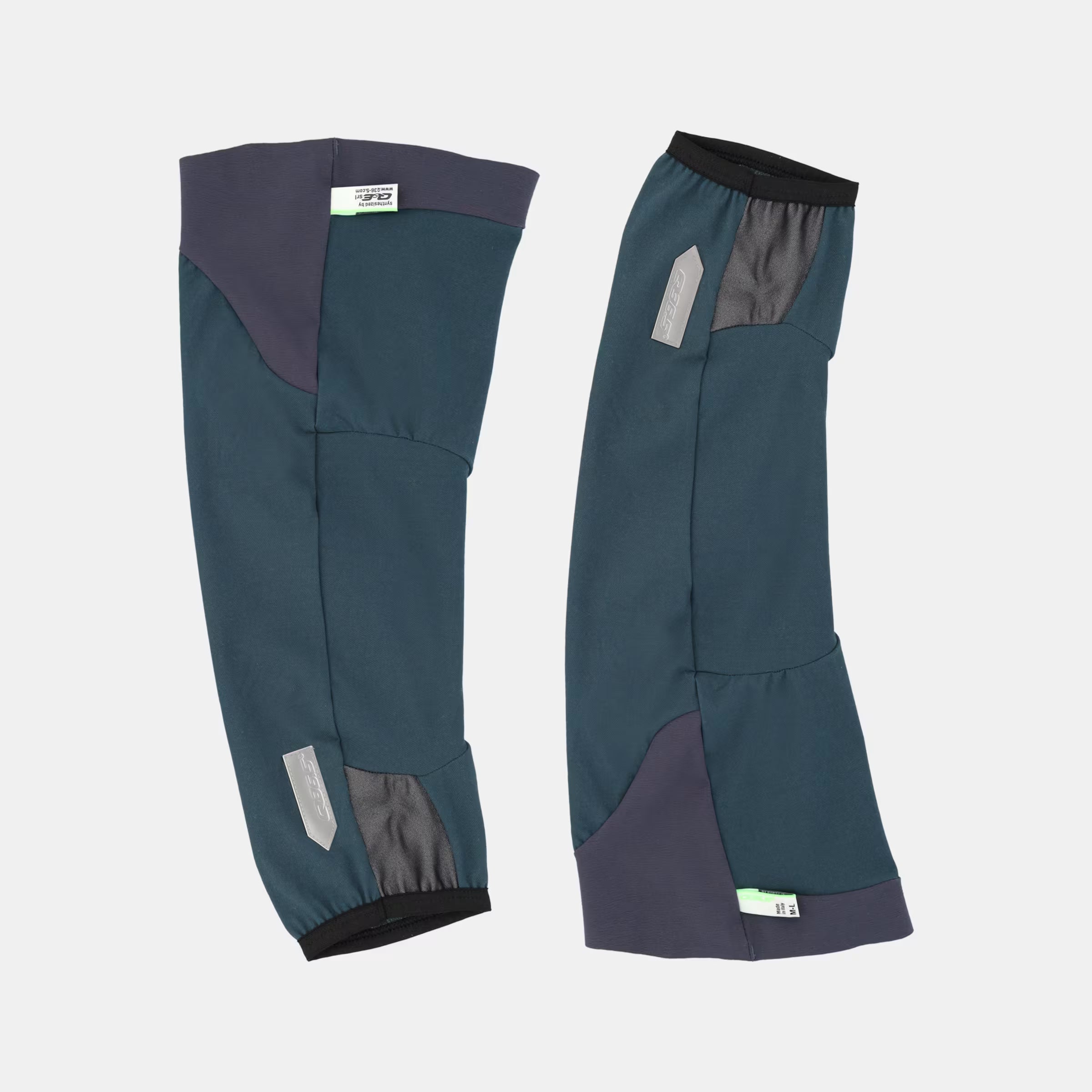Q36.5 WoolF Knee Warmer - Australian Green shown flat with dual-layer fabric and reinforced panels for warmth and fit