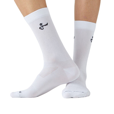 Front view of white Givelo G-Socks with an anchor logo.