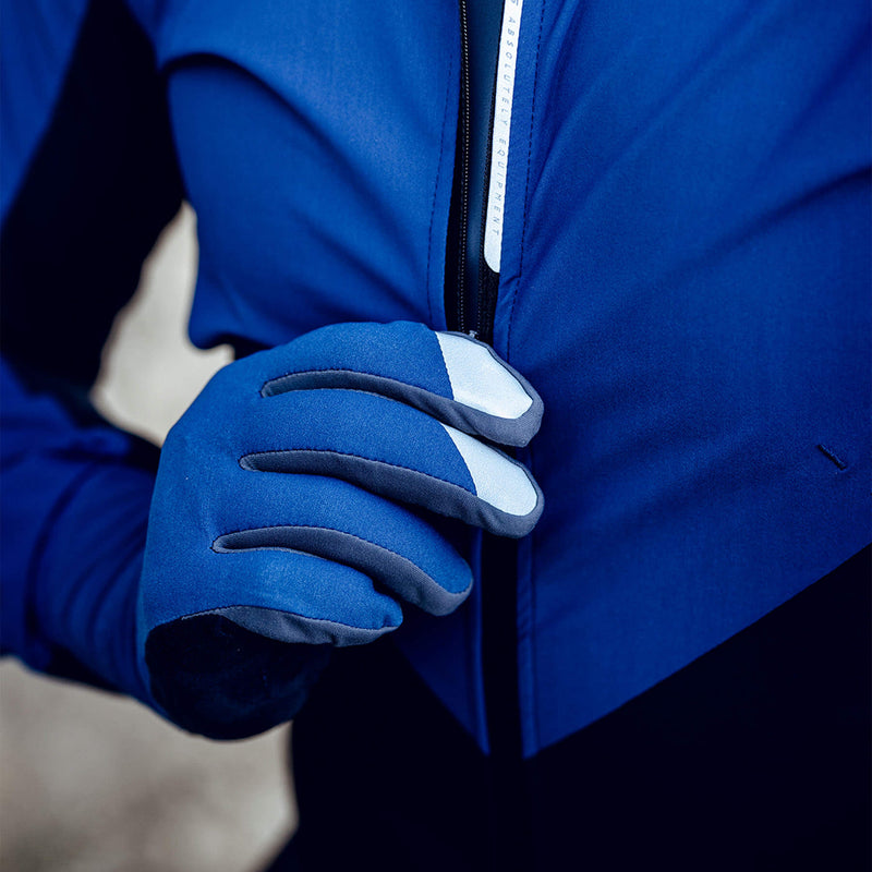 Close-up of Q36.5 Hybrid Que X dark blue cycling glove with DWR treatment for weather resistance.