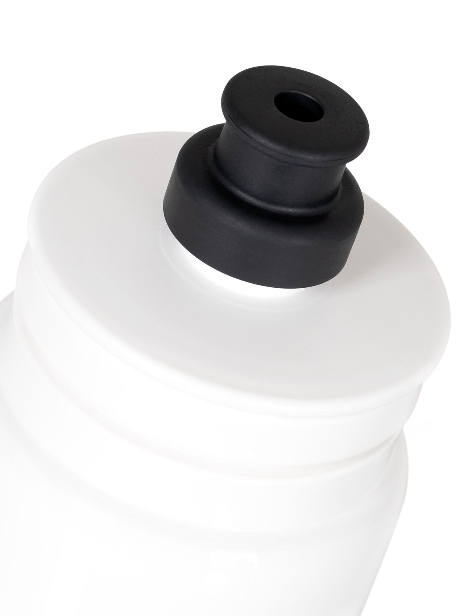 Close-up of black nozzle on white GOBIK Fly Water Bottle 500ml showcasing ergonomic water bottle design.