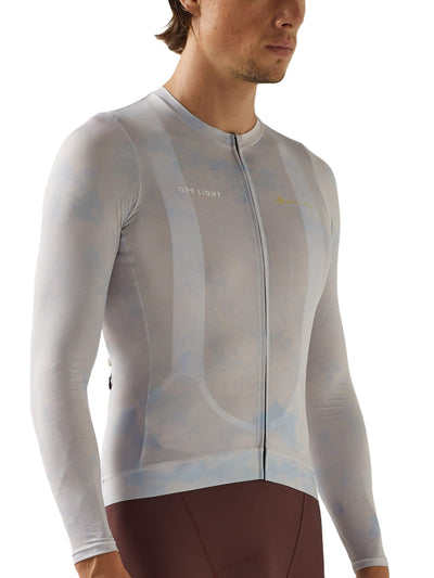 Man wearing a Givelo G90 Light long sleeve jersey, ready for a cool and comfortable ride.