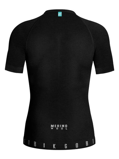 Breathable short-sleeved merino base layer for temperature control in all conditions, odor-resistant while cycling.